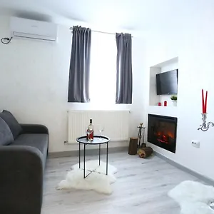 verificați disponibilitatea